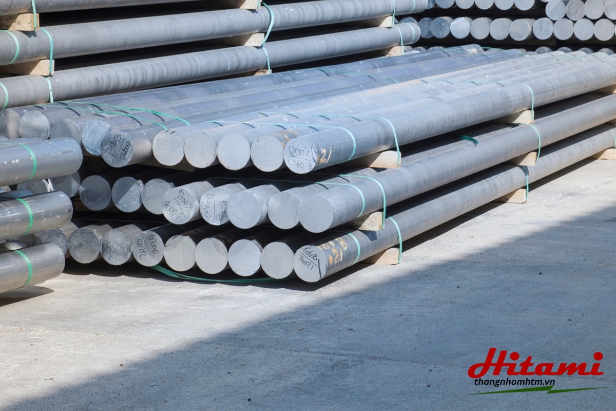 Thang được sản xuất từ hợp kim nhôm T6063